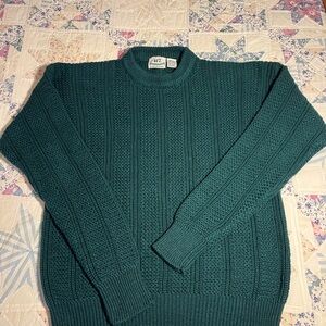Large Van Heusen hunter green Crewneck Sweater